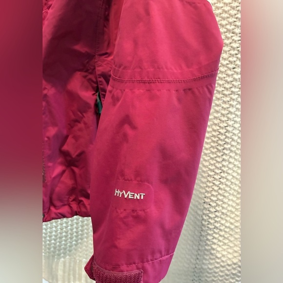 North Face Women’s Pink/Cranberry Hooded HyVent Winter Ski Jacket; Size S/P - Picture 14 of 14